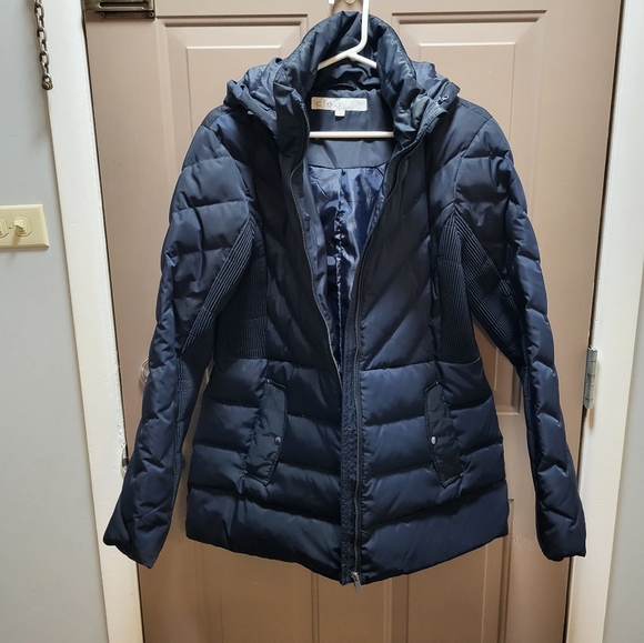 Women's Navy Puffer Jacket size large. Very warm. Down filled - Picture 1 of 2